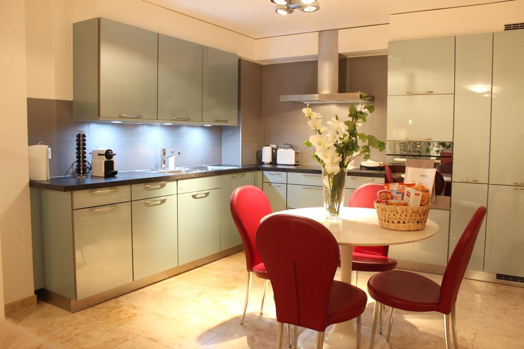 Montreux Lake View Apartments City Centre Luaran gambar