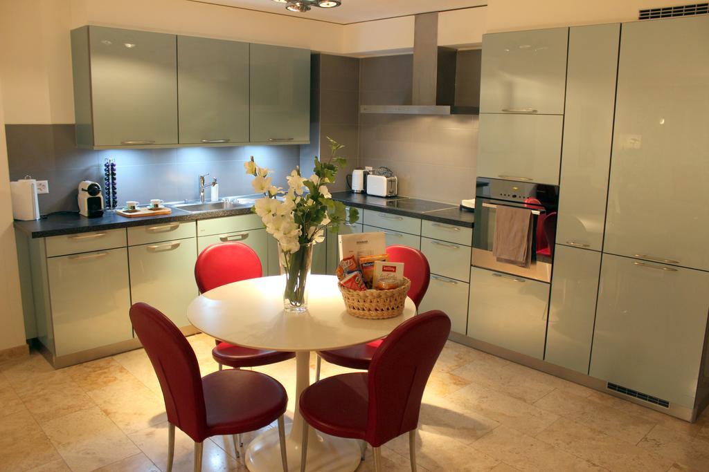 Montreux Lake View Apartments City Centre Luaran gambar