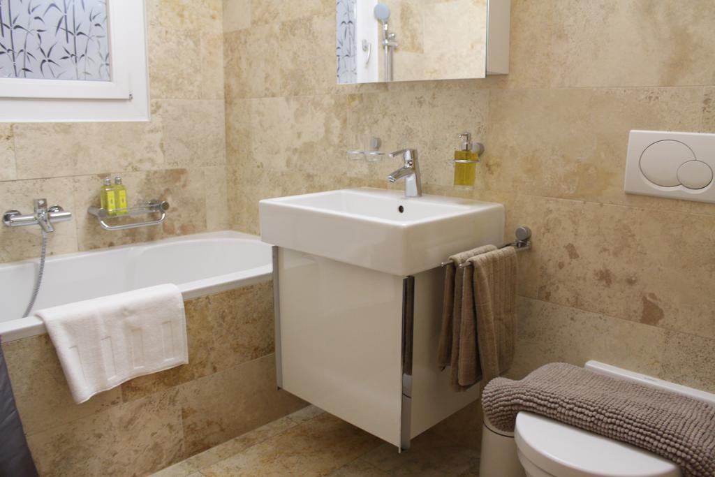 Montreux Lake View Apartments City Centre Luaran gambar